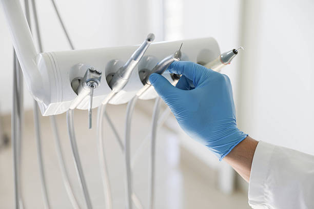 Professional Emergency Dentist technician working in South Rockwood, MI